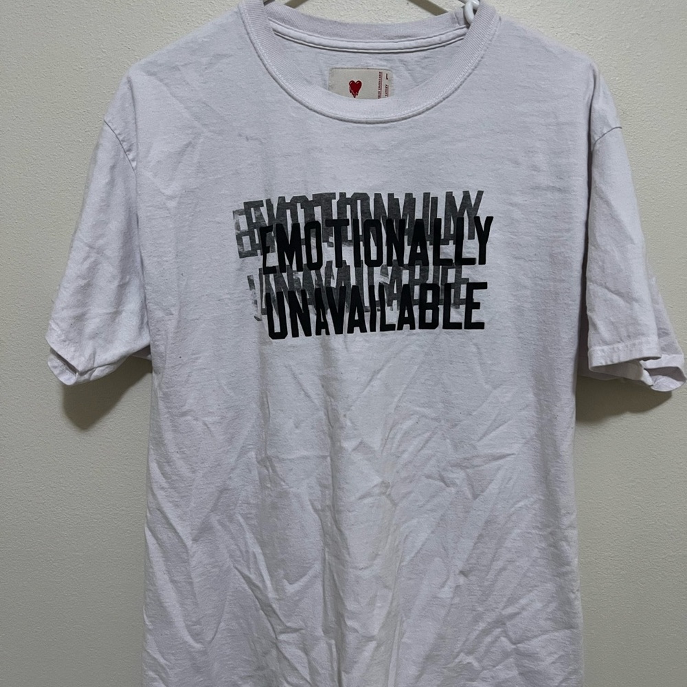EMOTIONALLY UNAVAILABLE TEE SIZE L WHITE